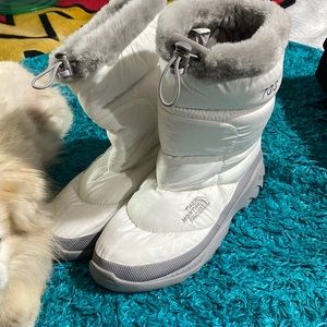North face women’s snow boots